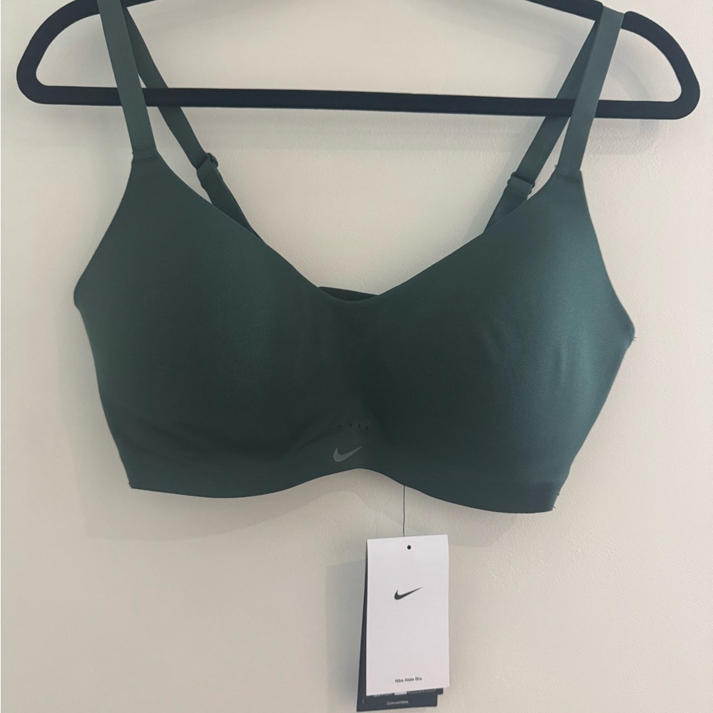 Nike Women’s Deep Green Wireless Sports Bra